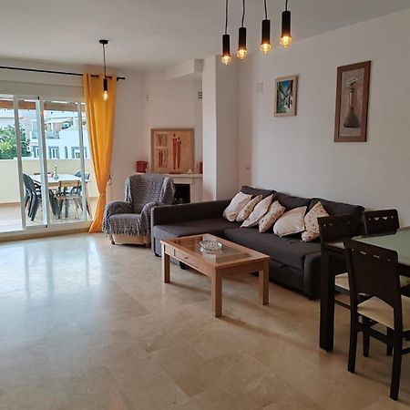 בנאלמדנה Seaview Apartment With Great Amenities & Facilities מראה חיצוני תמונה