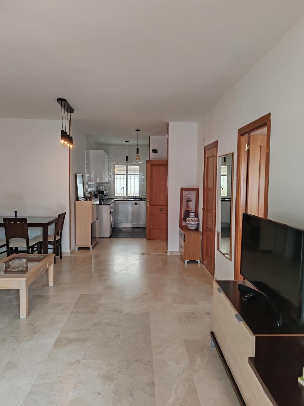 בנאלמדנה Seaview Apartment With Great Amenities & Facilities מראה חיצוני תמונה